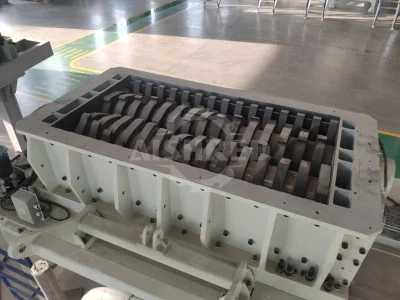 آلة تقطيع الخردة المعدنية GD13Q، حجرة القطع 1800 مم × 1300 مم