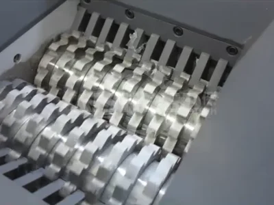 آلة تمزيق نفايات المعدات الكهربائية والإلكترونية، آلة تمزيق النفايات الإلكترونية، آلة تمزيق الخردة الإلكترونية، GD5، 480 مم × 50