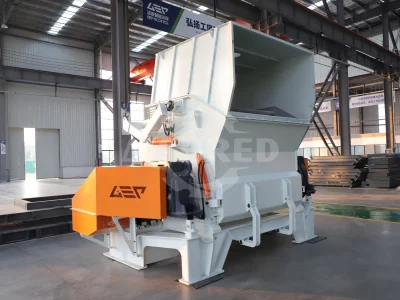 آلة تمزيق الألواح الخشبية أحادية العمود مزودة بدافع هيدروليكي، آلة تمزيق الألواح البلاستيكية، آلة تمزيق الخشب الخردة