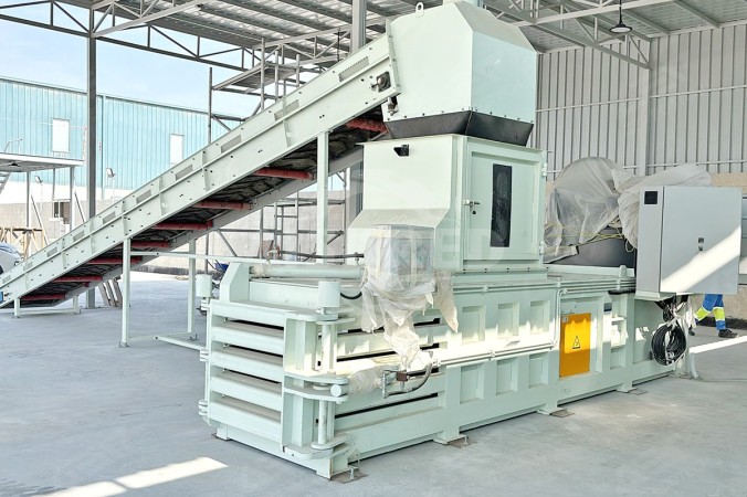 مكبس هيدروليكي لمشروع تكبيس المواد القابلة لإعادة التدوير من النفايات الصلبة البلدية بقدرة 100 طن/شهر في الشرق الأوسط